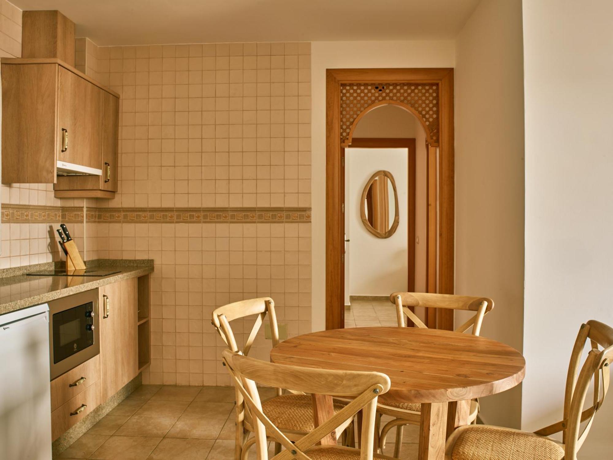 Apartamentos Turisticos Casa De La Borrega Estepona Luaran gambar
