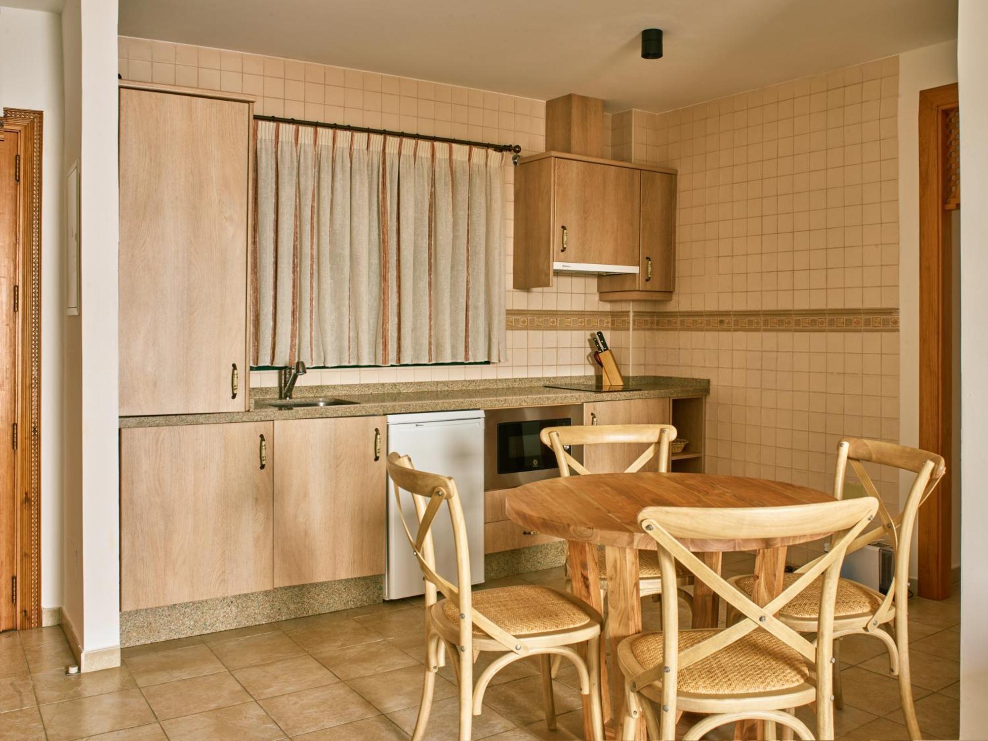 Apartamentos Turisticos Casa De La Borrega Estepona Luaran gambar