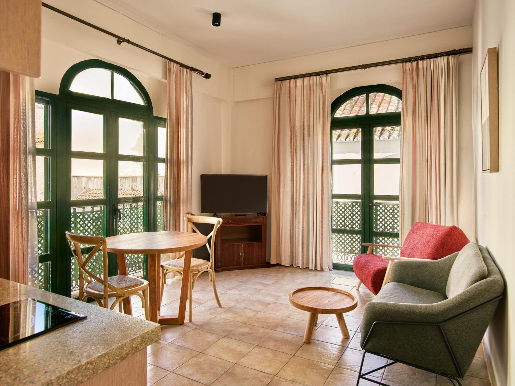 Apartamentos Turisticos Casa De La Borrega Estepona Luaran gambar